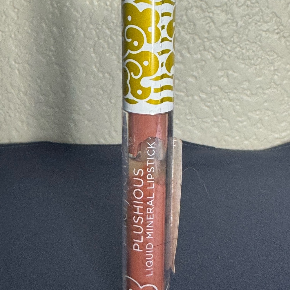 Pacifica Plushous Liquid Mineral Lipstick - Warm Rose